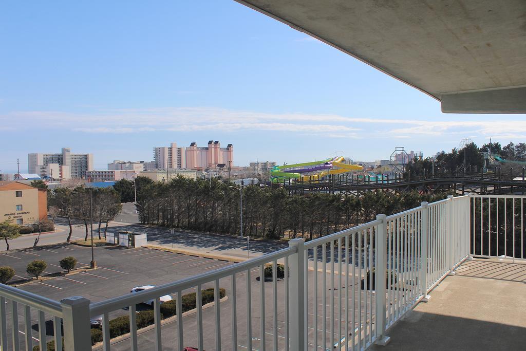 Bay Club Resort By Kees Vacations Ocean City Exterior photo