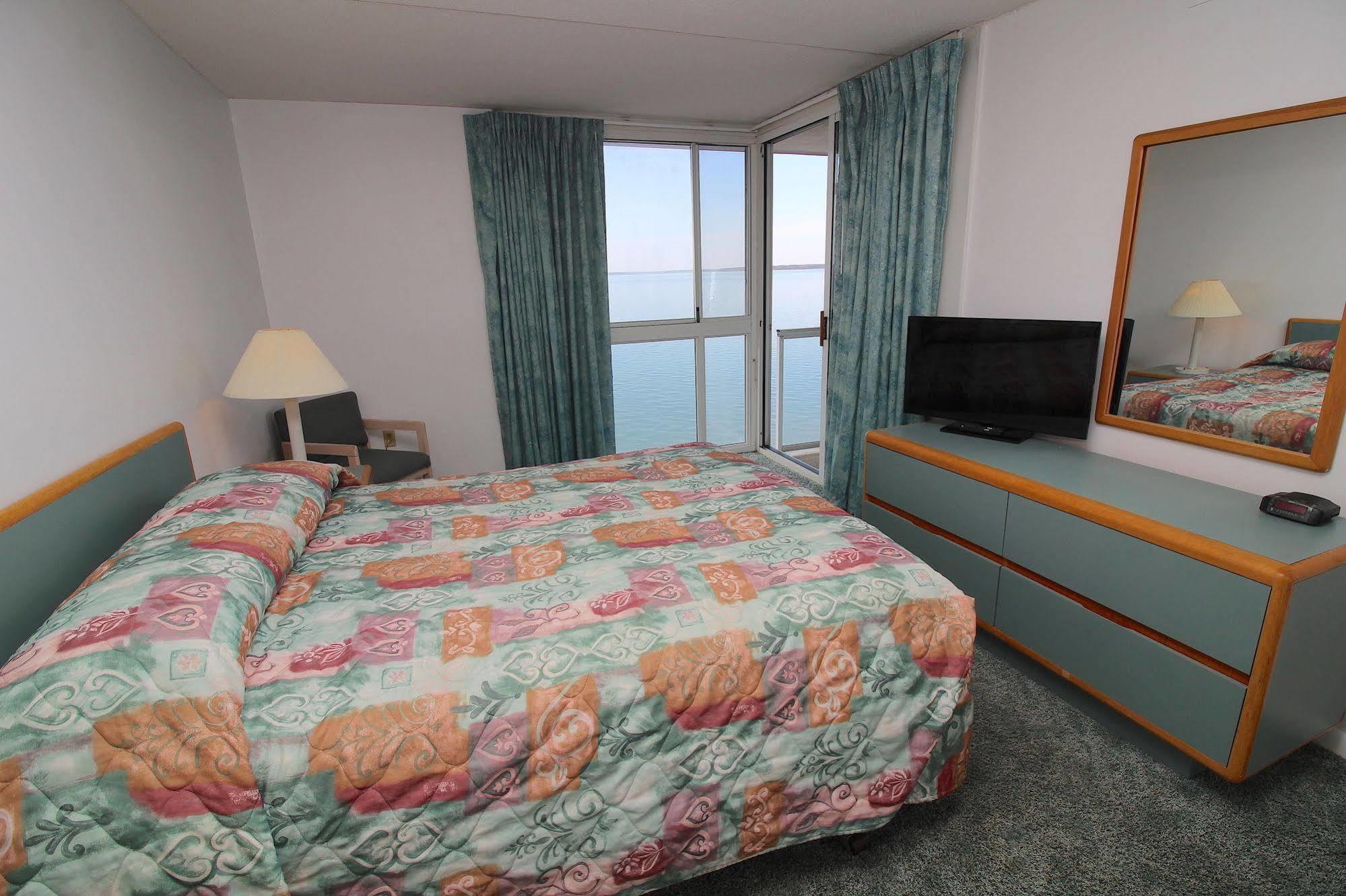 Bay Club Resort By Kees Vacations Ocean City Exterior photo